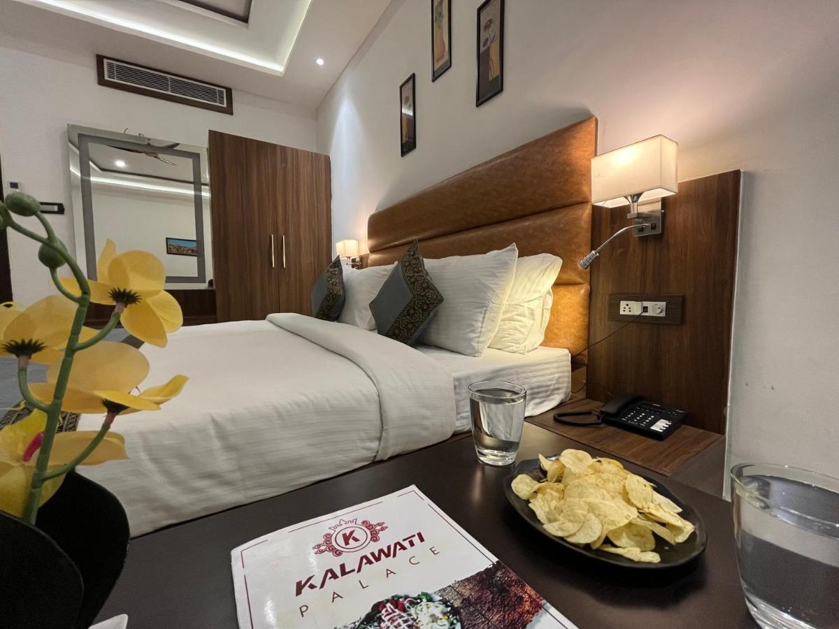 Hotel Kalawati Palace Varanasi Exteriör bild